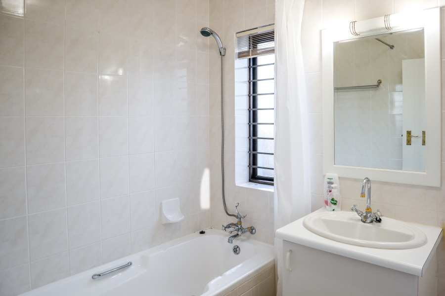 3 Bedroom Property for Sale in The Island Western Cape